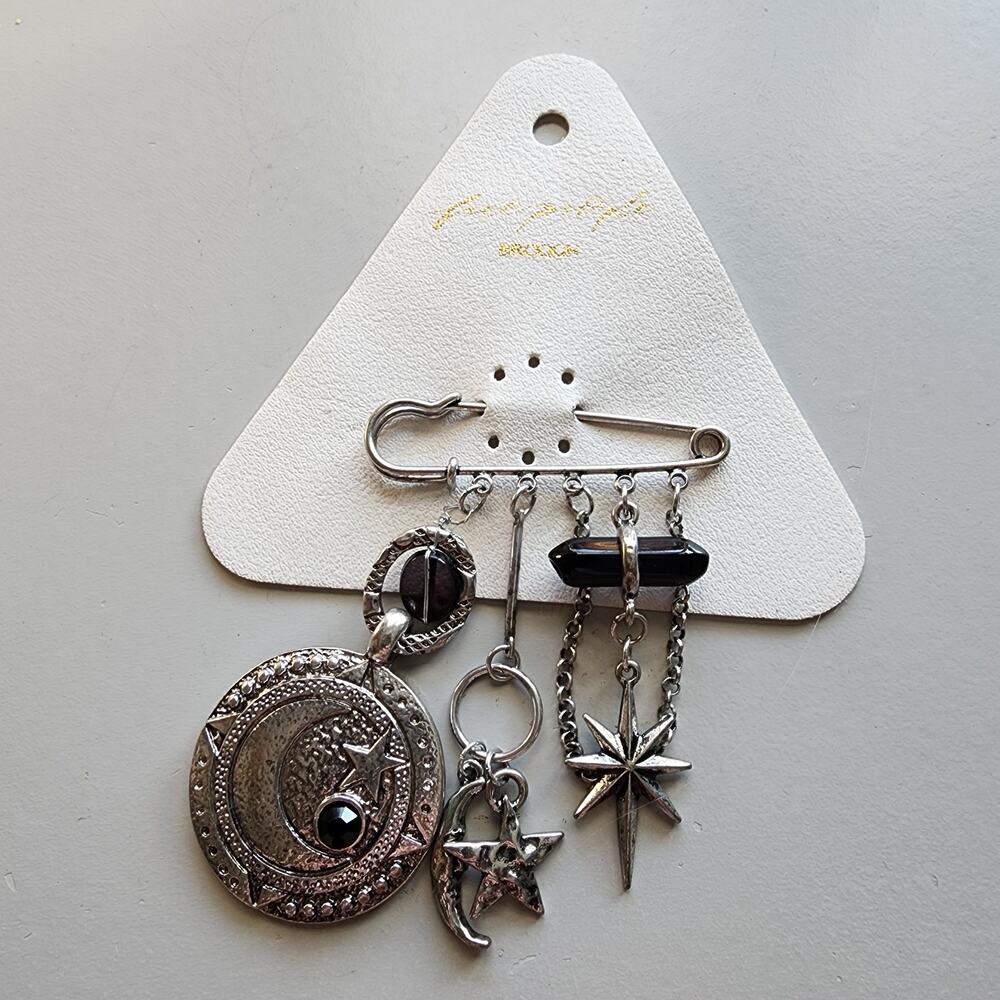 Free People | NWT | Carry On Dangle Safety Pin Brooch | Silver